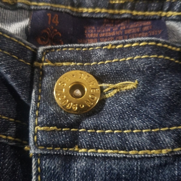 Dereon Jeans - Picture 9 of 13